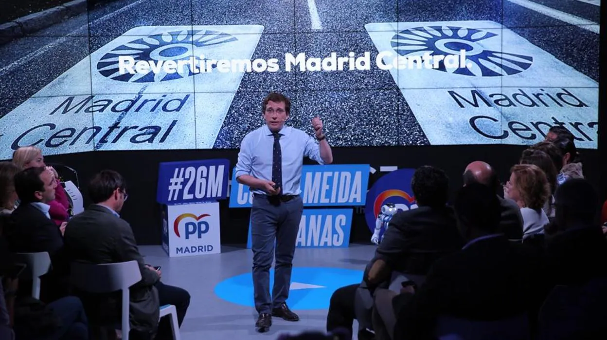 José Luis Martínez-Almeida, este viernes, presentando su programa electoral para el 26-M