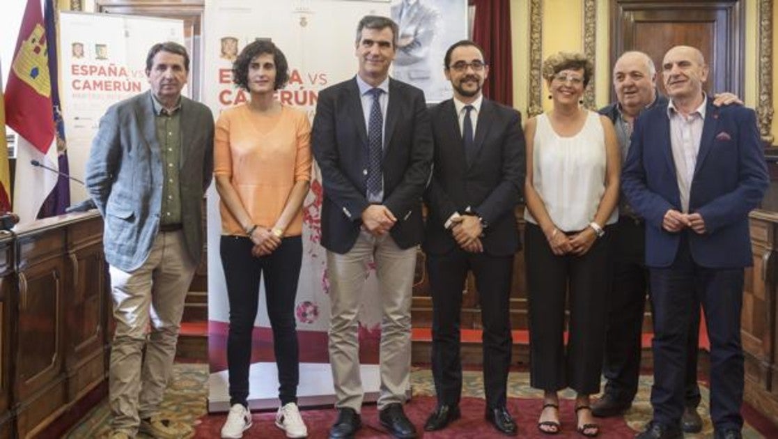 Presentación del partido amistoso entre las selecciones de fútbol femenino de España y Camerún