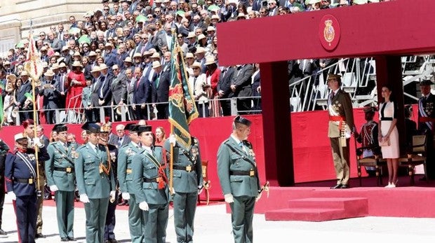 Los Reyes celebran con la Guardia Civil el 175 aniversario de su fundación