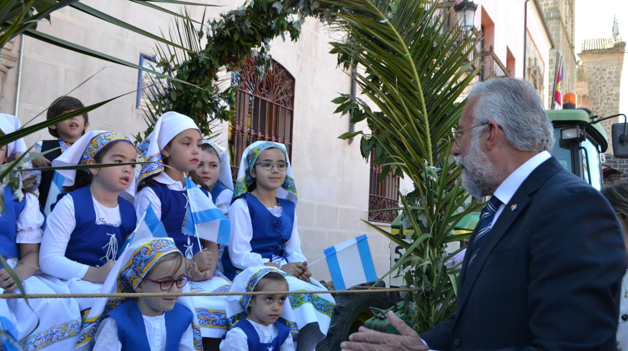 Jaime Ramos, alcalde de Talavera, durante el desfile