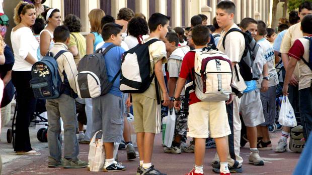 Un niño de once años víctima de acoso escolar sobrevive tras lanzarse al vacío desde un cuarto piso