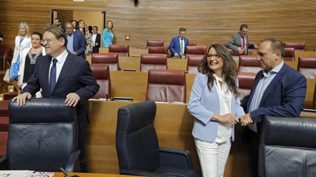 La legislatura más plural arranca con el foco en Vox, «pullitas» en Compromís y un PP noqueado