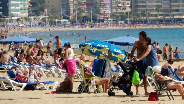 Una mujer muere al ser arrollada por un autobús repleto de turistas en Benidorm