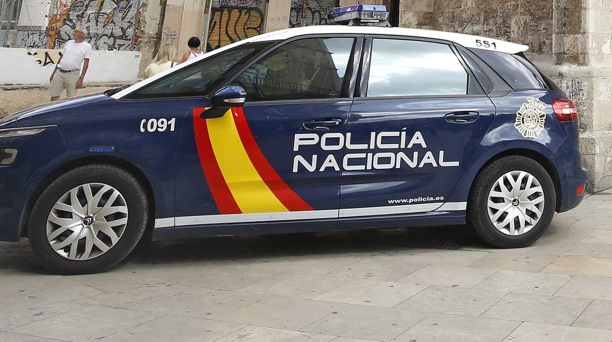 Detenido un hombre de 77 años por masturbarse en la ventana de su casa frente a un colegio en Salamanca