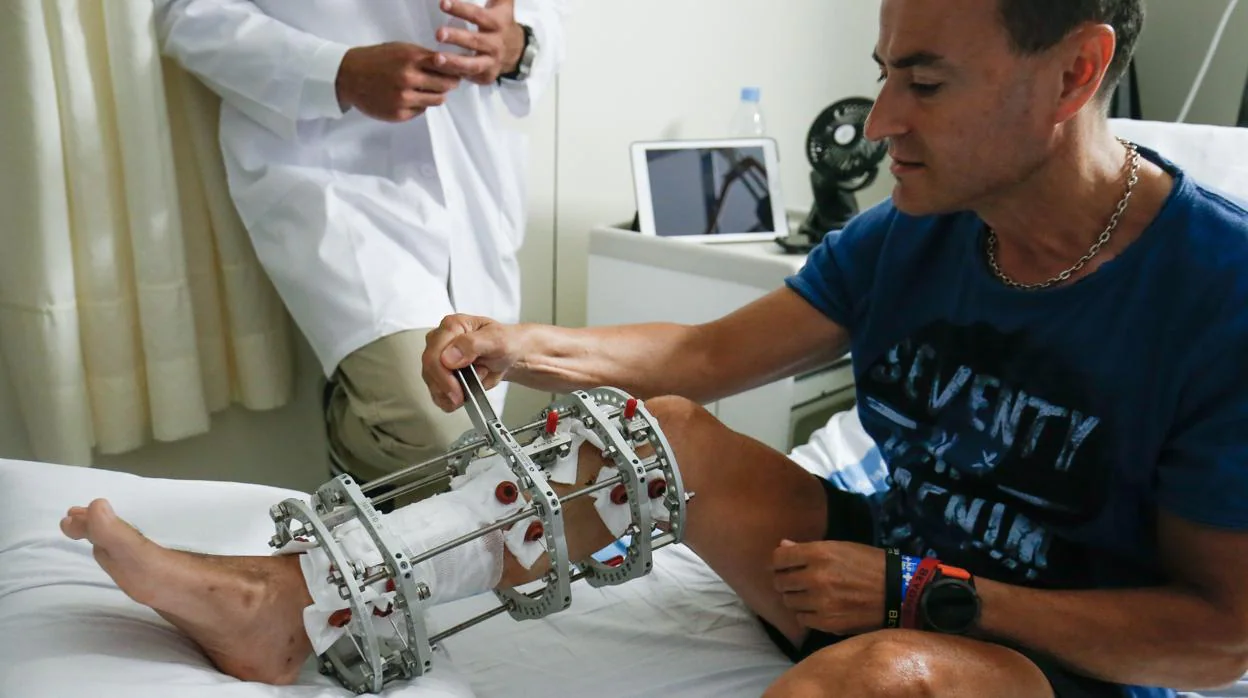 Uno de los pacientes sometido a la técnica de regeneración ósea en el Hospital Vall d'Hebron