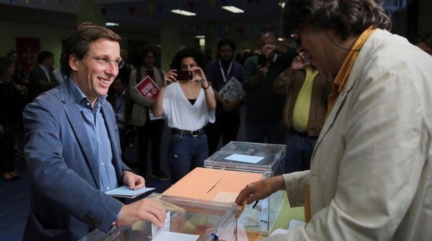 Martínez-Almeida vence: la apuesta de Casado para la reconquista de Cibeles