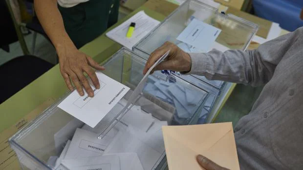 La participación en las elecciones municipales se sitúa en el 64,2%, 0,7 puntos menos que en 2015