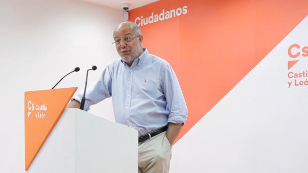 Cs no despeja la incógnita en Castilla y León y augura una negociación «larga» abierta a PP y PSOE