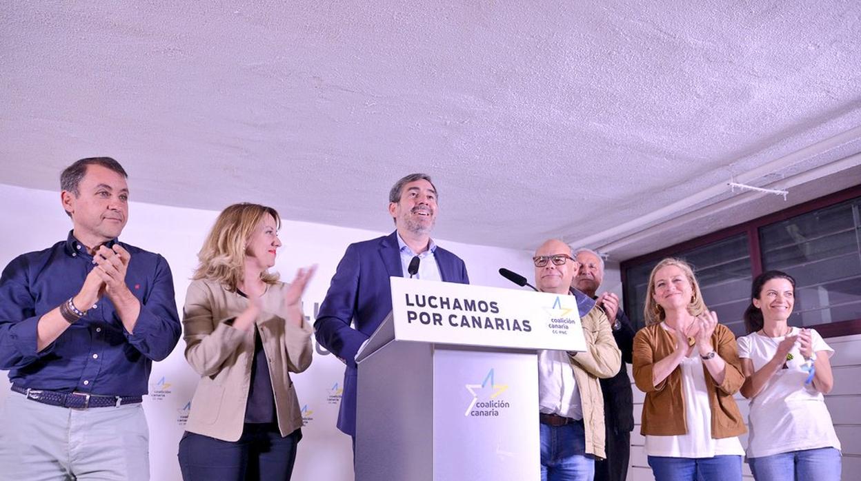 CC inicia contactos para «formular» un gobierno en Canarias «estable» y sin «izquierda populista»