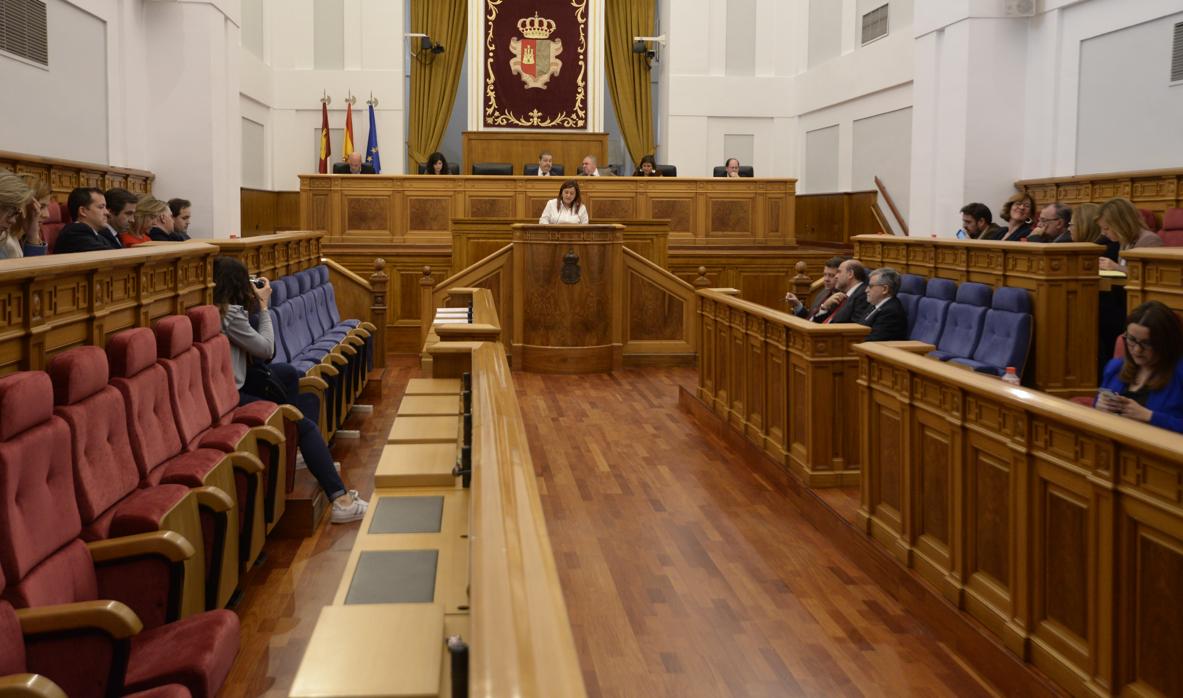 Un pleno de la anterior legislatura en las Cortes de Castilla-La Mancha