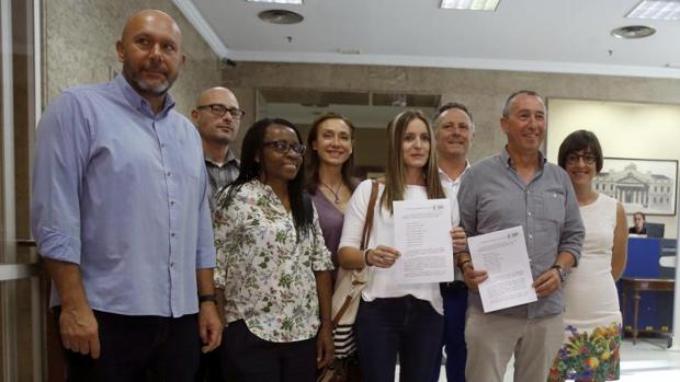 «Podemos nos está destruyendo»: exigen a Garzón una asamblea urgente de Izquierda Unida