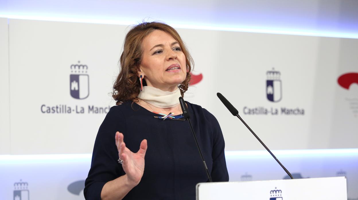 La consejera de Bienestar Social, Aurelia Sánchez, en rueda de prensa