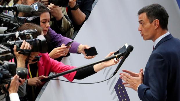 Sánchez advierte a Iglesias y dice que ve posible gobernar solo tras el batacazo de Podemos el 26M