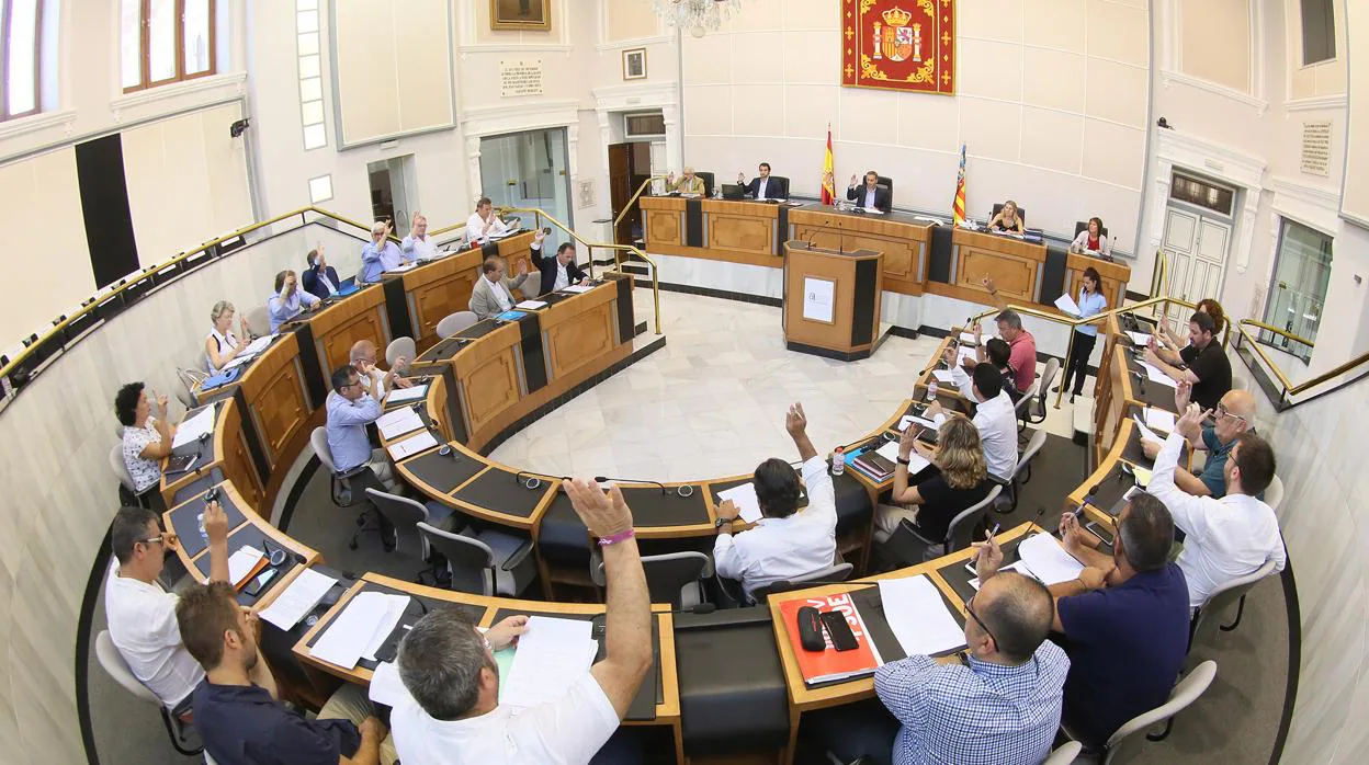 Un Pleno de la Diputación de Alicante