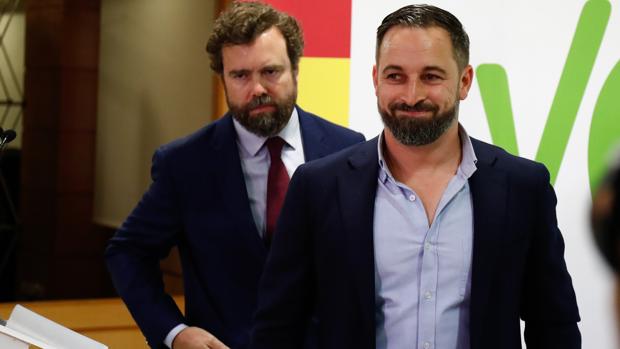 Vox exigirá a PP y Cs entrar en la Comunidad y en el Ayuntamiento de Madrid