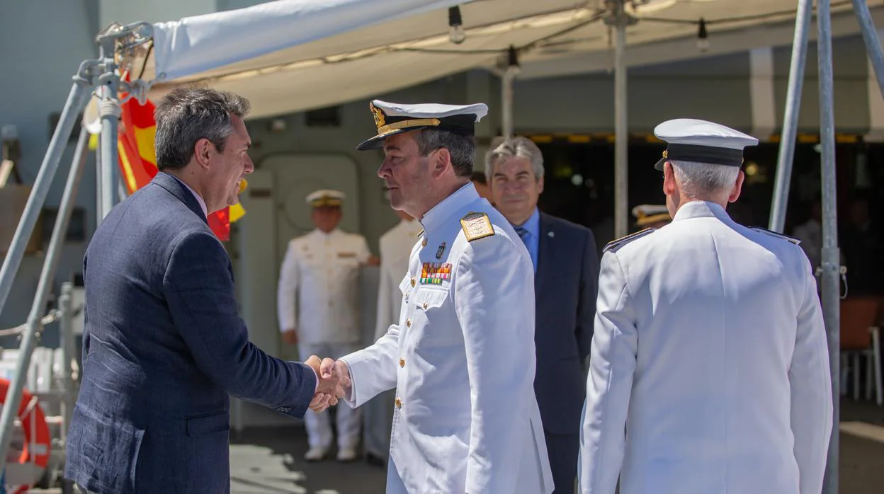 Sevilla rinde homenaje a 30 años de misiones de las Fuerzas Armadas en el exterior