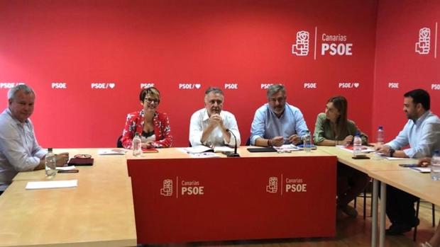 PSOE, Nueva Canarias y Podemos, dispuestos a desalambrar a CC