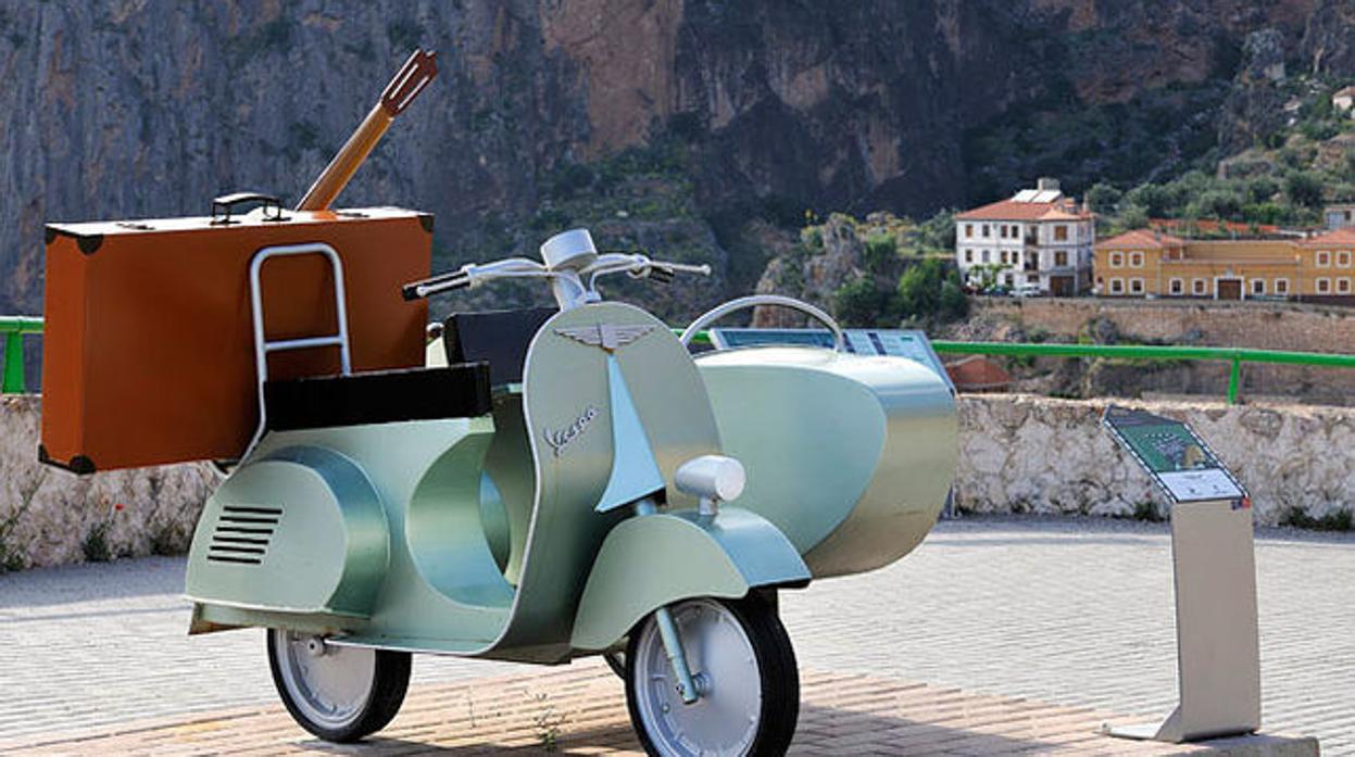 El sidecar de entrada en Ayna, homenaje a 'Amanece, que no es poco'