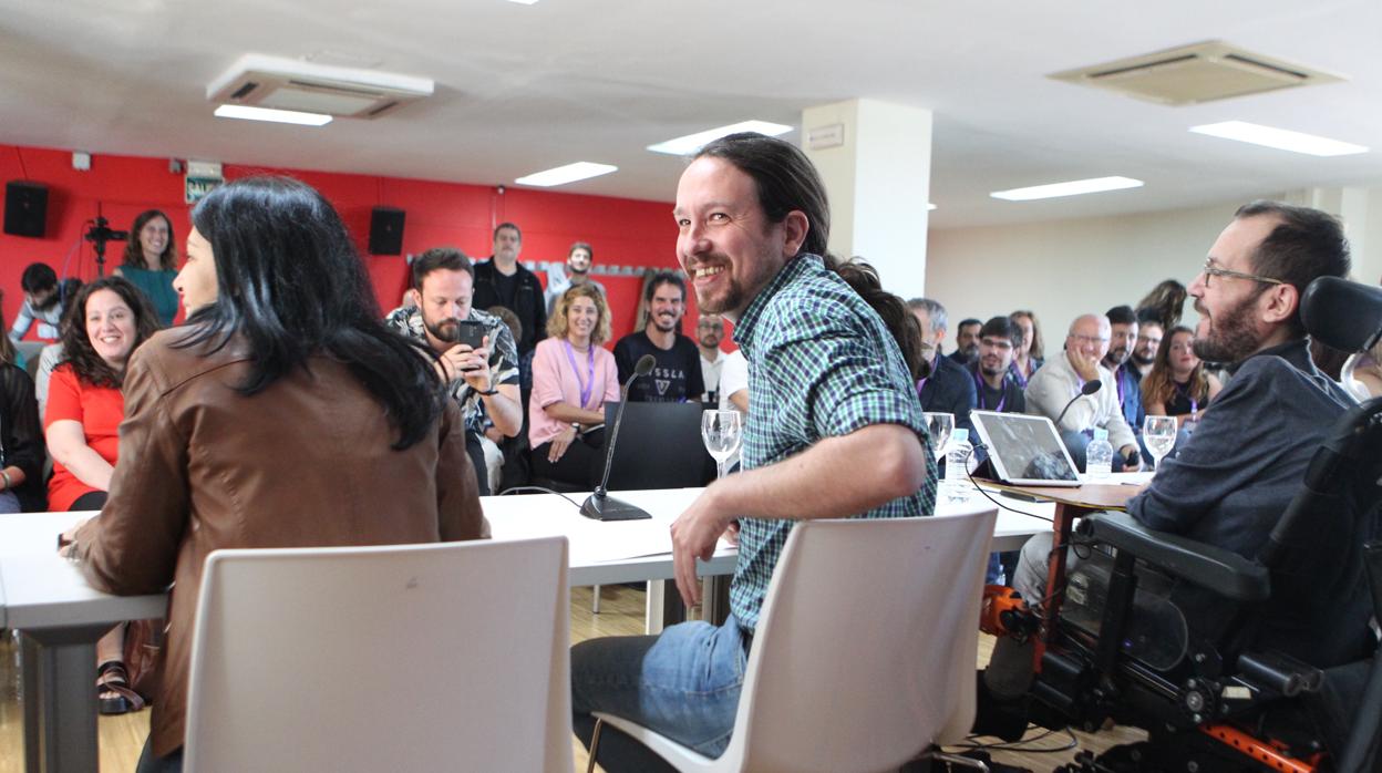 El líder de Podemos, Pablo Iglesias, minutos antes de empezar el Consejo Ciudadano del partido