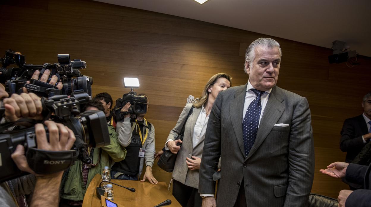 El extesorero del PP Luís Bárcenas, durante la comisión de investigación de las Cortes Valencianas