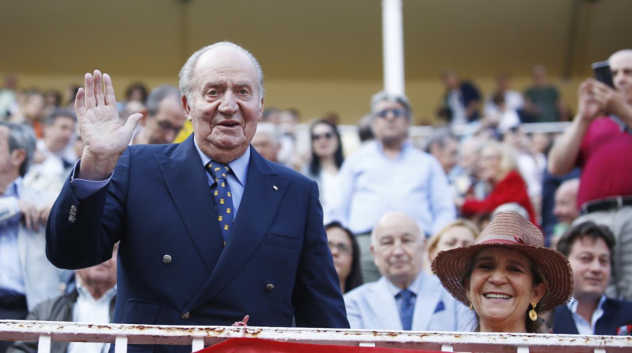 Don Juan Carlos, el pasado miércoles en Las Ventas con la Infanta Doña Elena