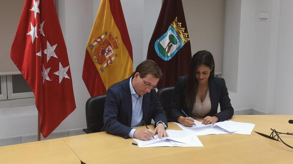 Begoña Villacís (Ciudadanos) y José Luis Martínez-Almeida (PP)