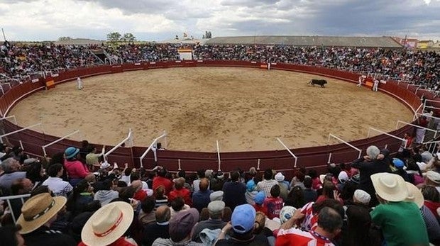 Muere el encargado de los toriles de la plaza de Benavente al ser corneado por un novillo