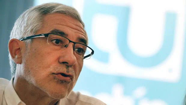 Gaspar Llamazares: «Todavía quedan algunos grumos de IU, pero vamos camino de la disolución»