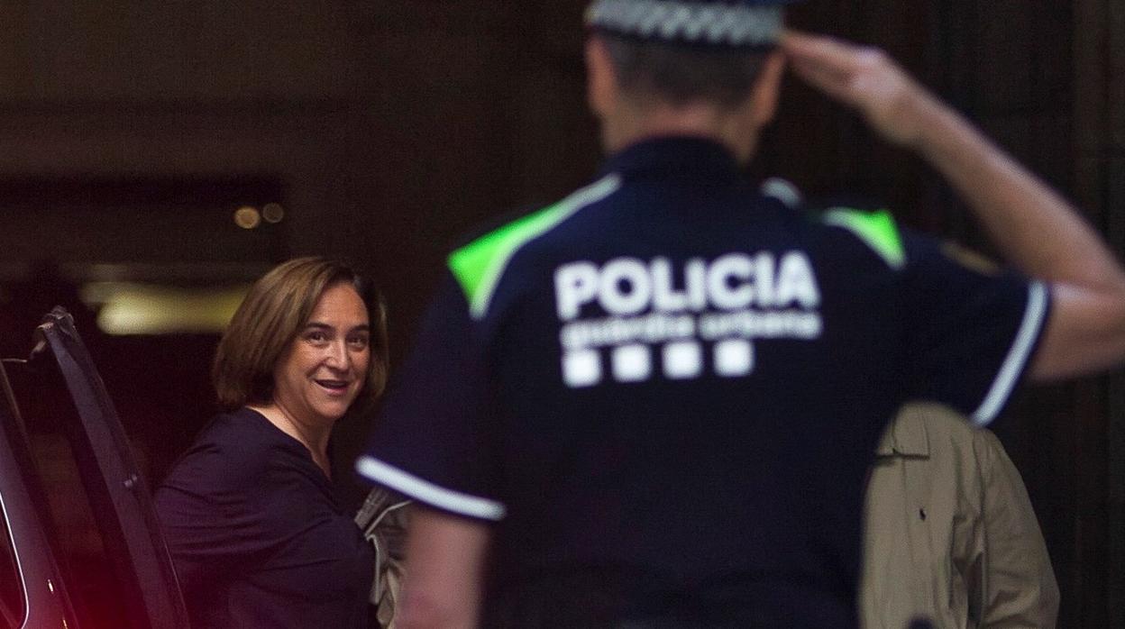 Ada Colau en el Ayuntamiento de Barcelona