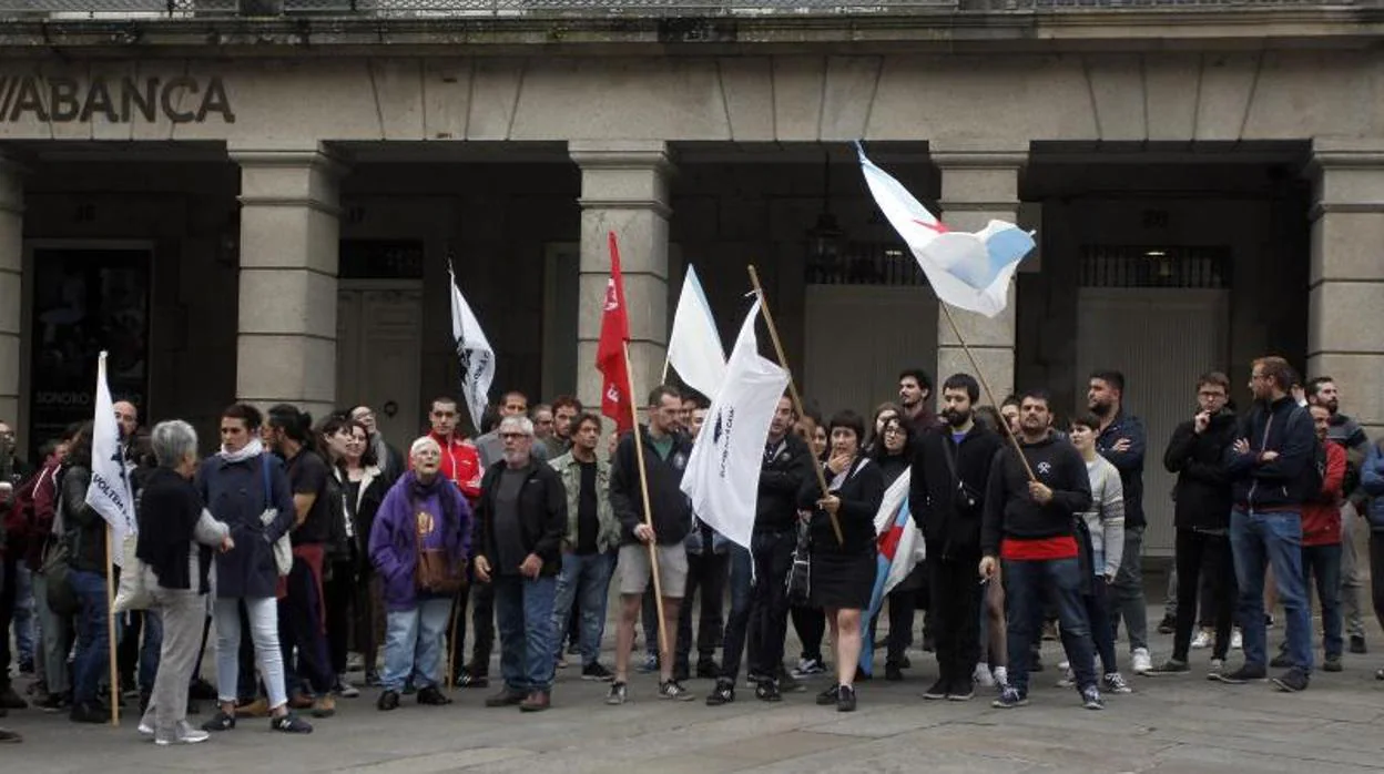 Manifestación en Santiago, el lunes, a favor de los terroristas detenidos