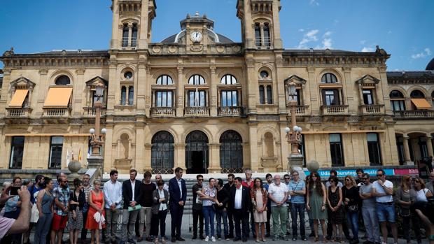 «Mi padre era fuerte, si lo coge de frente lo mata», dice la hija del hombre fallecido en San Sebastián