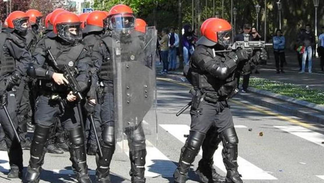 El Gobierno vasco dice que la actuación policial durante el mítin de Vox en Bilbao estuvo «justificada»