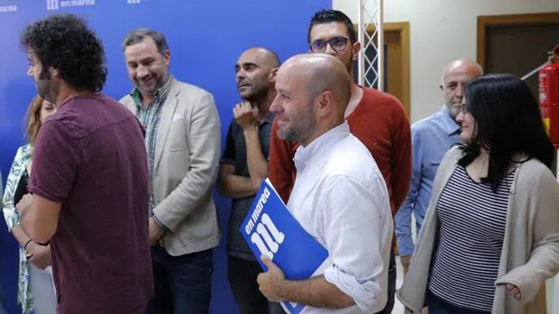 Villares pide a los críticos que cambien el nombre de En Marea de su grupo parlamentario