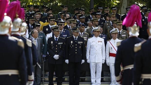 Almeida recupera el desfile de la Policía Municipal que prohibió Carmena