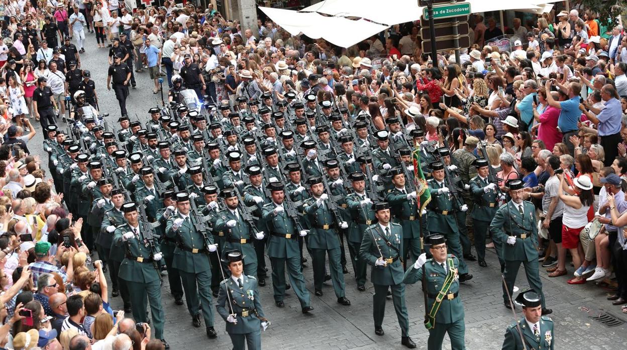 La Guardia Civil desfilando en Toledo el pasado 20 de junio, día de la festividad del Corpus Christi