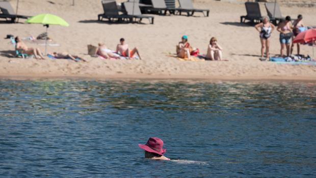 Muere una mujer francesa de 80 años en una playa de Gerona