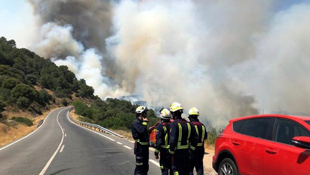 Perimetrado el incendio de Cadalso y Cenicientos tras arrasar 2.500 hectáreas