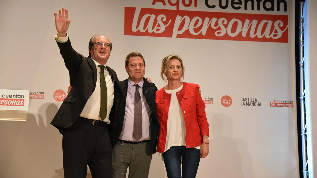 Silvia Fernández, alcaldesa de Seseña, junto a Emiliano García-Page y Ángel Gabilondo en la campaña electoral
