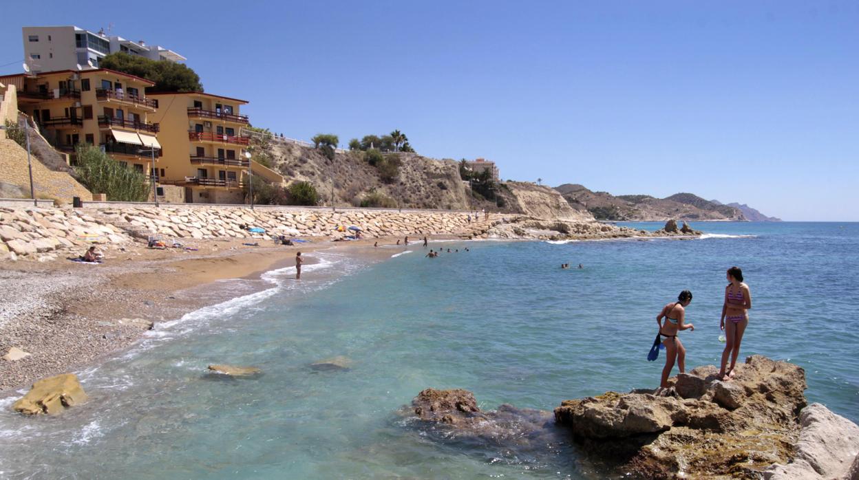 Imagen de archivo de una playa de Villajoyosa