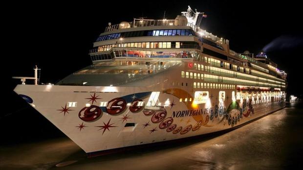 2.700 pasajeros colgados en Barcelona tras la avería de su crucero