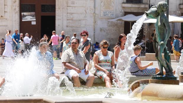 Sanidad activa la alerta por altas temperaturas en doce comarcas de la Comunidad Valenciana