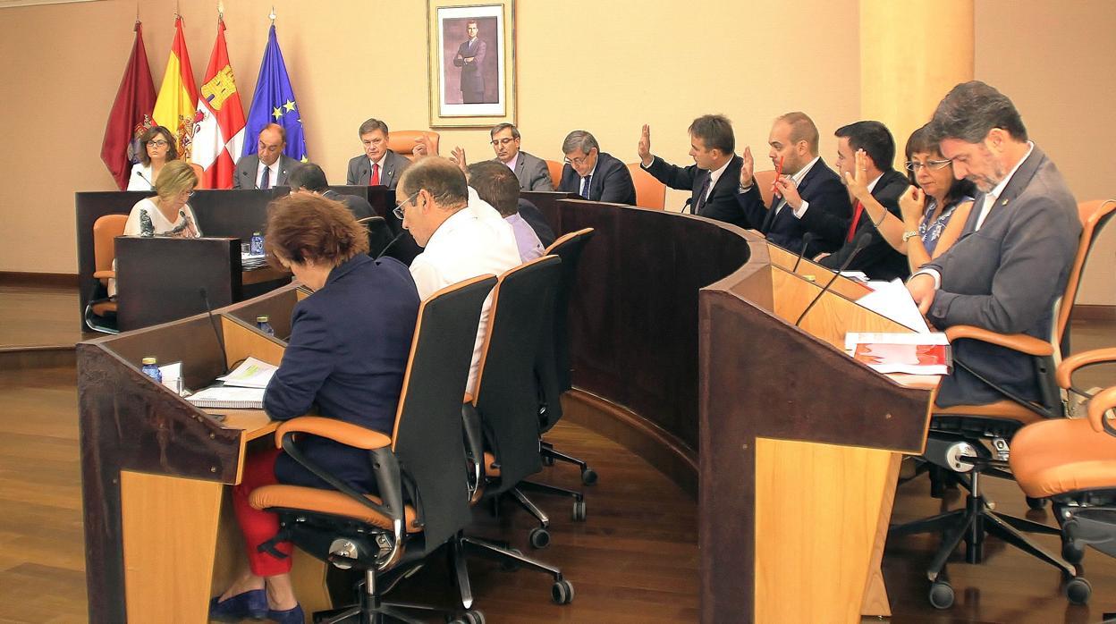 Pleno ordinario de la Diputación Provincial de Segovia, en una foto de archivo