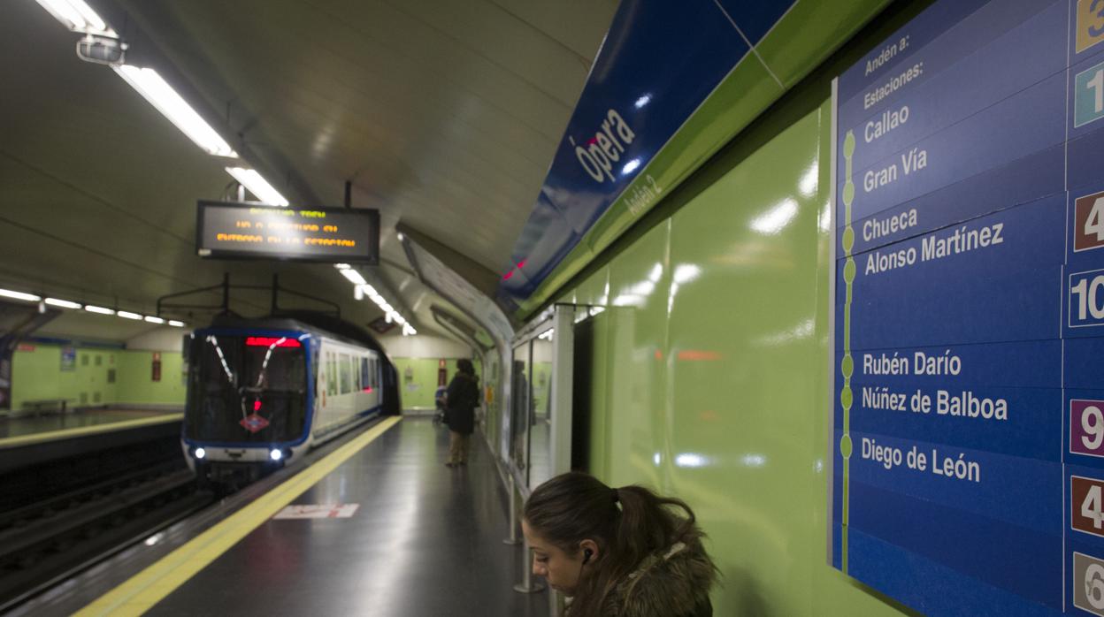 Estación de Metro de Ópera