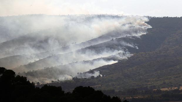 Un nuevo incendio forestal en Pego obliga a movilizar a cuatro medios aéreos
