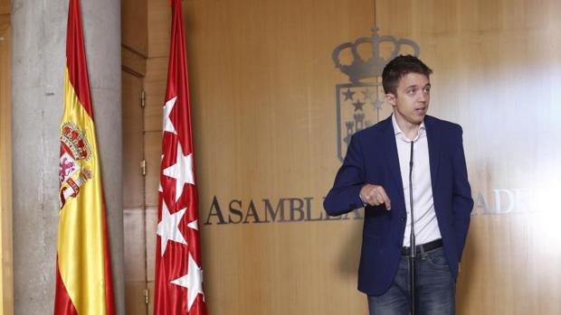 Teresa Rodríguez y Colau se separan de Iglesias en el Senado para unirse a Errejón