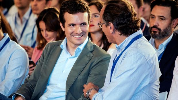 Casado afirma que PSOE y Podemos han hecho una «simulación» pero «llevan pactando un mes»