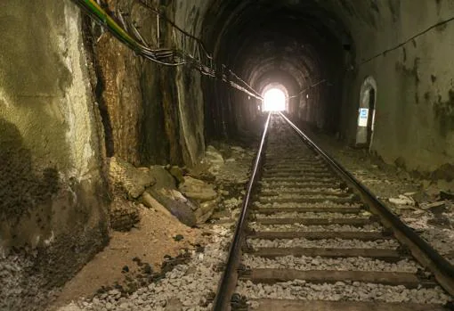 Imagen facilitada por Teruel Existe en la que muestra el estado en que se encuentra el túnel de Calamocha, perteneciente a esta línea de ferrocarril