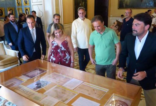 Documentos de la exposición abierta al pública sobre la historia de Alicante