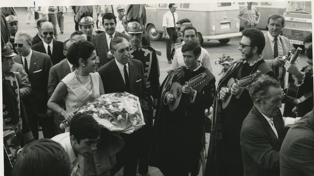 Stella di Goia, la «turista quince millones», a su llegada a Madrid en 1968