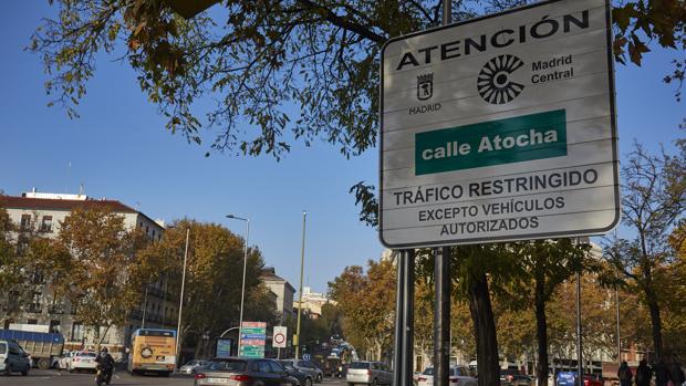 Comerciantes de Madrid Central proponen renunciar a cuatro pases mensuales a cambio de tener libre acceso